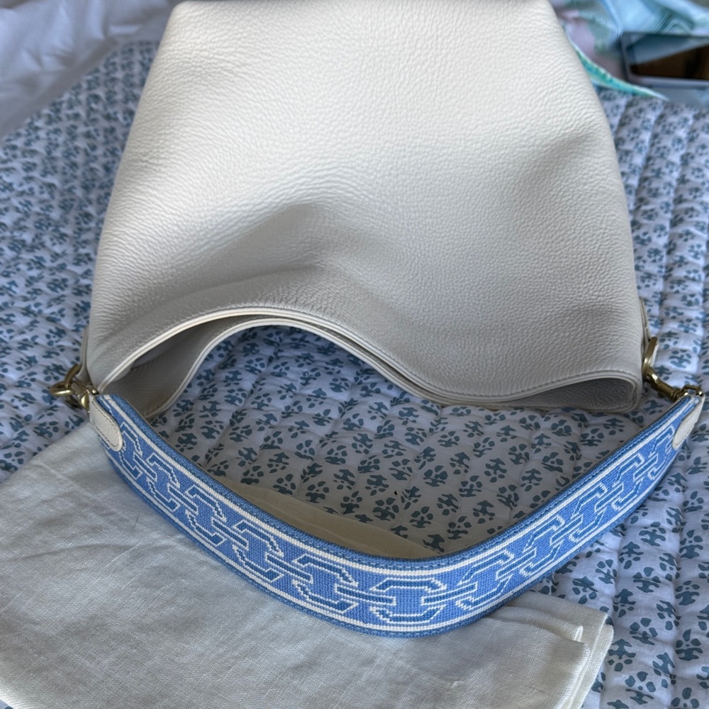 Elegant White Leather Bag JMcLaughlin with Needlepoint strap!🩵
